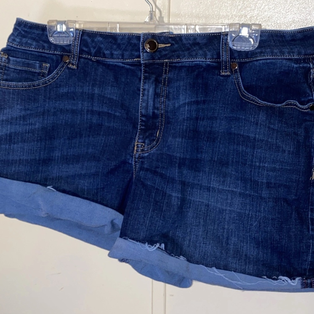Lane Bryant Women’s 18 Girlfriend Denim Shorts Blue Raw Hem Rolled Cuff